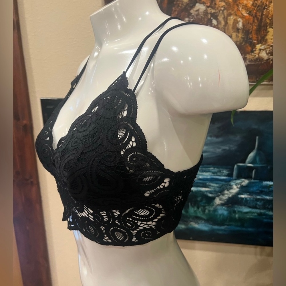 Victoria's Secret PINK Black Floral Lace Bralette - Picture 4 of 6